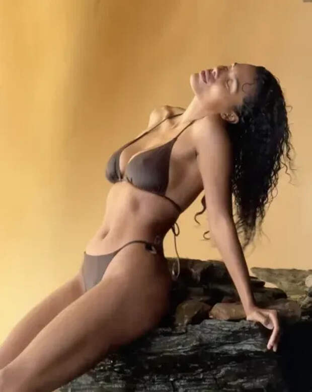 Тина Кунаки