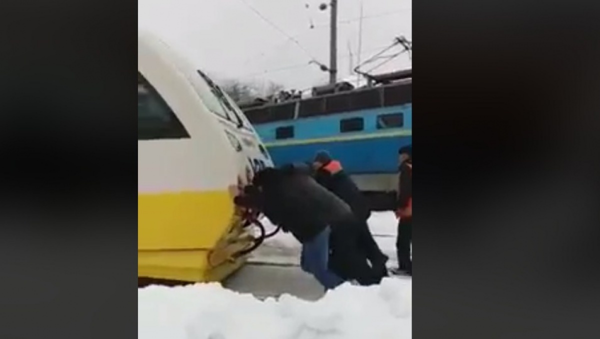Железные дороги Украины больше не объединяют страну