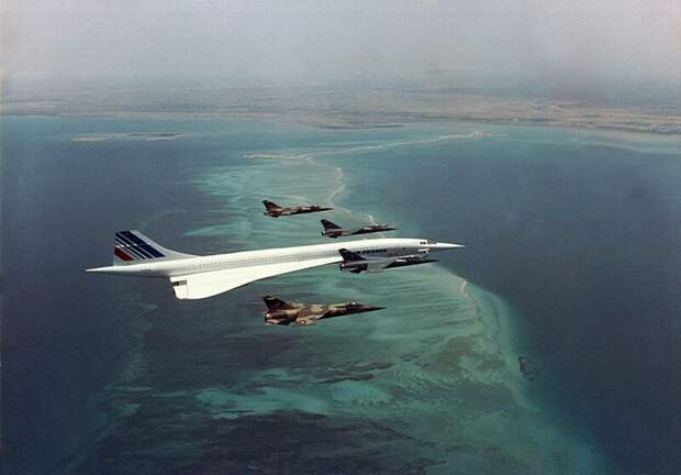 Конкорд, пролетавший над Джибути около 1988-1989 годов в сопровождении французских истребителей, так как президент Франсуа Миттеран был на борту.