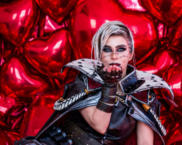 Косплей февраля 2023 года: Cyberpunk 2077, «Атака Титанов», World of Warcraft, Hitman и не только
