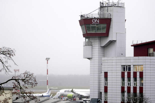 Работа европейского аэропорта была парализована из-за воздушных шаров с контрабандой