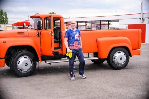Омский бизнесмен собрал оранжевый пикап из ЗИЛа авто, автоспорт, гонки, зил