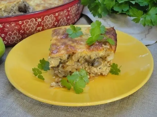 Капустная запеканка с мясом и грибами