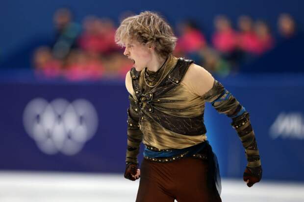 Малинин лидирует после короткой программы на Олимпиаде-2026