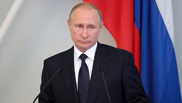 Президент РФ Владимир Путин во время пресс-конференции с президентом Финляндии Саули Ниинистё в городе Савонлинна. 27 июля 2017 Президент РФ Владимир Путин во время пресс-конференции с президентом Финляндии Саули Ниинистё в городе Савонлинна. 27 июля 2017