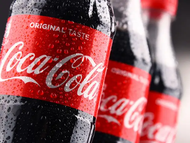 Илон Маск грозит купить Coca-Cola, чтобы вернуть в состав напитка кокаин