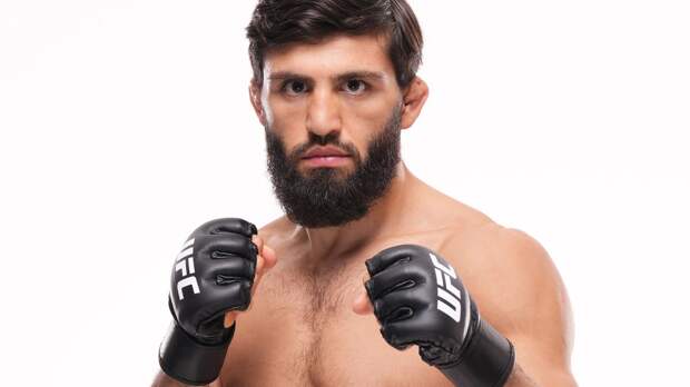 Царукян получил в подарок футболку «Манчестер Сити» с автографом Холанда