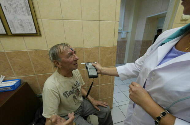 Россиян предлагают доставлять в вытрезвитель принудительно