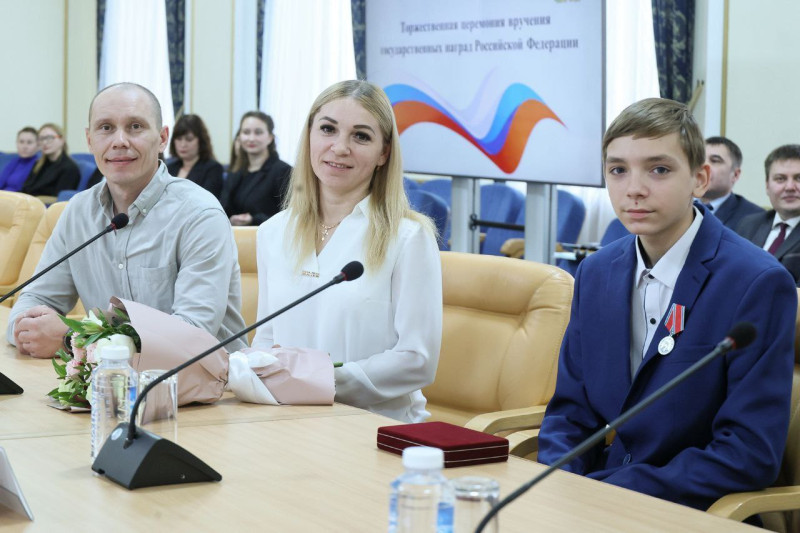 12-летний мальчик спас трех детей из страшного пожара 12-летний мальчик спас трех детей из страшного пожара