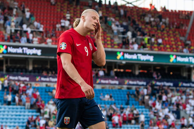 Хет-трик Холанда помог сборной Норвегии разгромить Косово