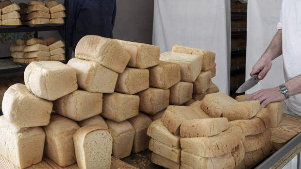 «СТРАНА.ua»: в Киеве люди скупают хлеб из-за угрозы отключения электричества