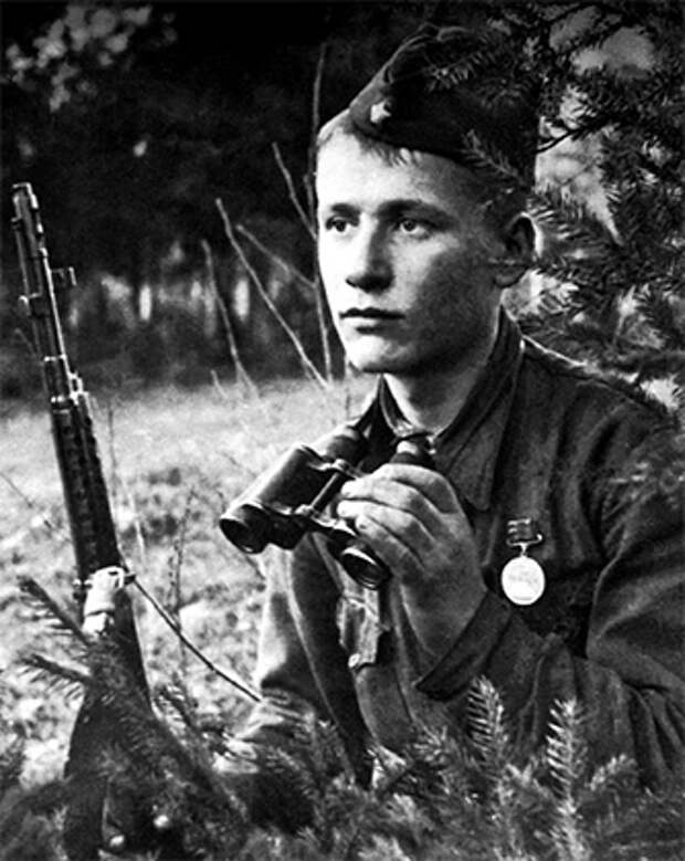 Советский солдат Алеша (фамилия неизвестна). Погиб под Погостьем (Ленинградская область) в 1942 году