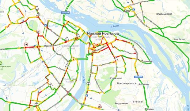 Восьмибалльные пробки сковали дороги Нижнего Новгорода вечером 1 февраля