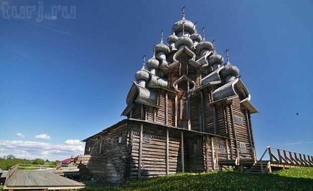 Россия, Погост Кижи, Кижи, Покровская церковь, Преображенская церковь, музей под открытым небом, храмы Карелии, древнерусское деревянное зодчество, достопримечательности России