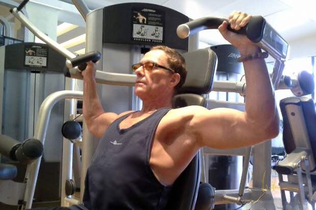 Жан-Клод Ван Дамм стал фигурантом дела о торговле детьми