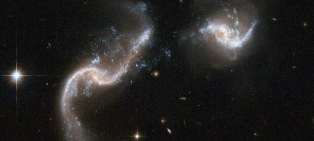Как сталкиваются галактики