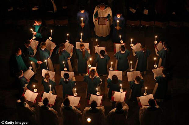 solsberiyskiisobor 3 Величественное зрелище: Солсберийский собор в свете сотен свечей