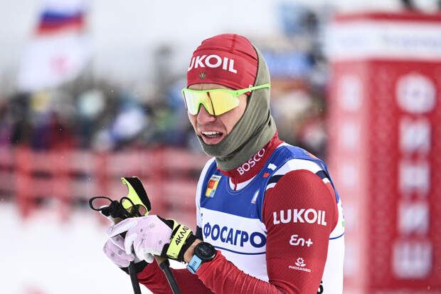 Большунов стал победителем конькового спринта на чемпионате России