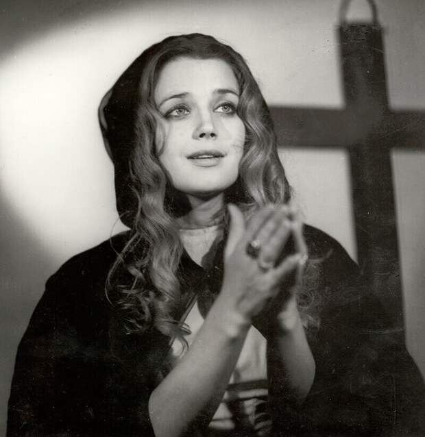 Ирина Алфёрова