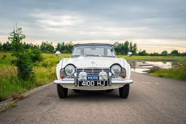 Triumph TR4 1962 - Полицейский родстер Triumph, авто, автомобили, олдтаймер, полицейский автомобиль, полиция, реставрация, ретро авто