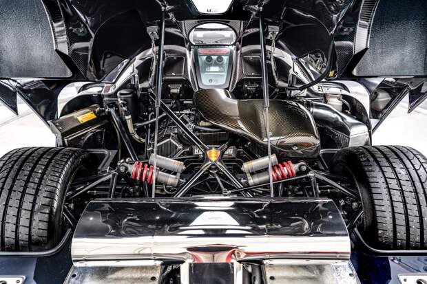 Гиперкар Koenigsegg 2008 года с механической коробкой передач