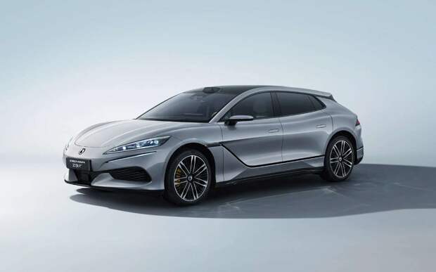 Практичный, экономичный, динамичный — новая версия крутого универсала