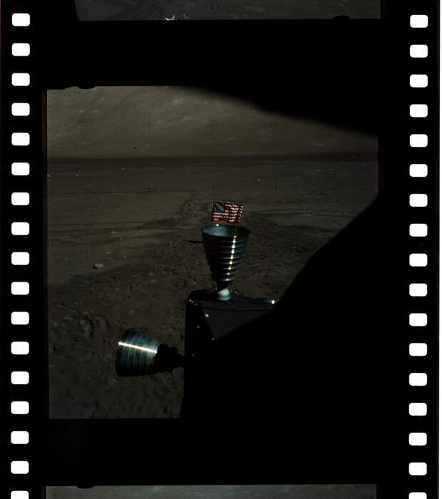 Оригинал: http://tothemoon.ser.asu.edu/data_a70/AS17/extra/AS17-145-22221.small.png