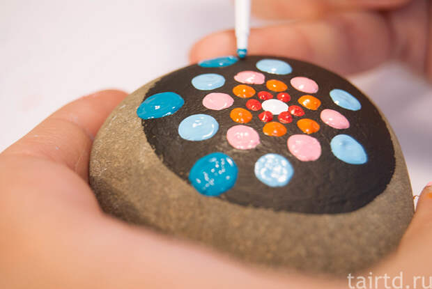 Точечная роспись по камням