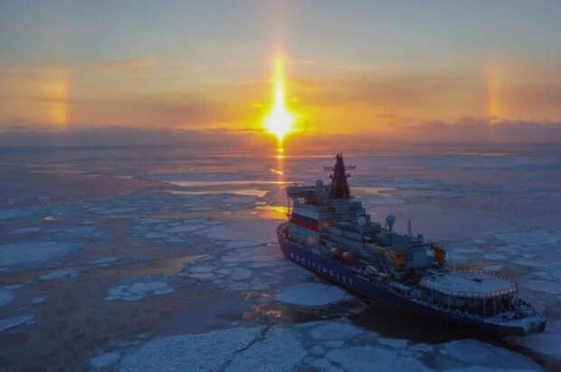 Дандыкин: уникальный русский ледокол спас застрявших во льдах финнов