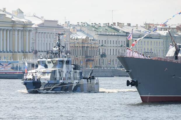 На Неве пройдет главный парад в честь Дня военно-морского флота