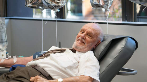 Джеймс Харрисон - самый знаменитый донор, который недавно сдал кровь в последний раз