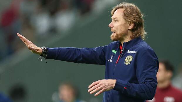 Сборная России по футболу не стала переводить командный чат в MAX