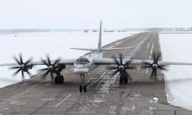 Sohu - многочасовая погоня за российскими Ту-95МС вблизи Аляски привела США в бешенство