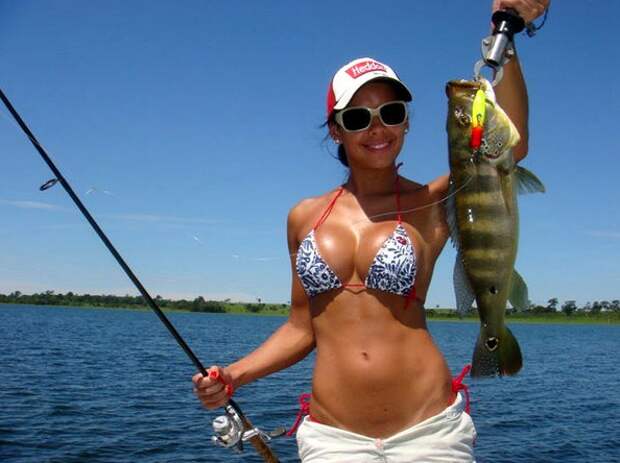 Bass-fishing-bikini-girl1