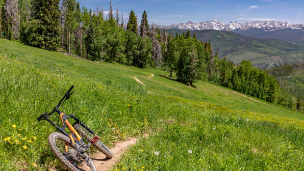 Туристку нашли гуляющей в горах в нижнем белье и с окровавленными ногами