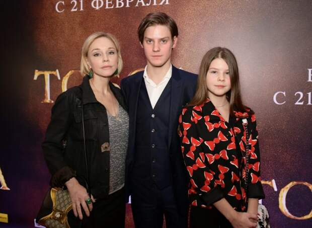 Марина Зудина с детьми от Олега Табакова Марина Зудина с детьми от Олега Табакова