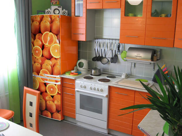 оранжевые кухни