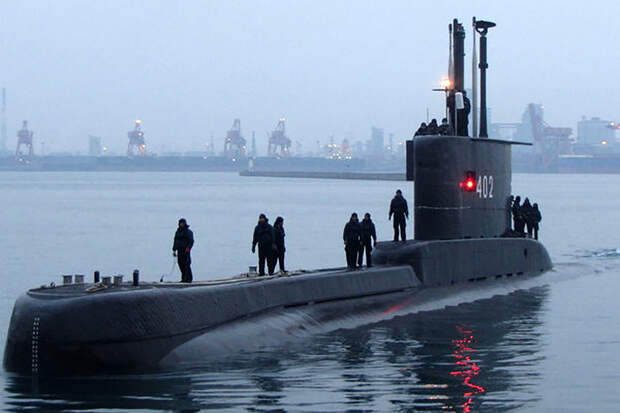 ВМС Индонезии начали поиск пропавшей подводной лодки