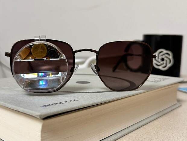 Американские студенты разработали очки с ИИ, которые подсказывают в разговоре