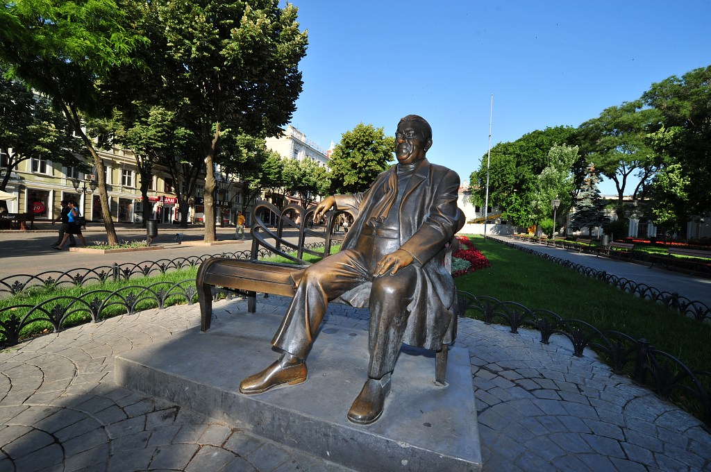Utesov bronze statue  Одесса, Украина photo
