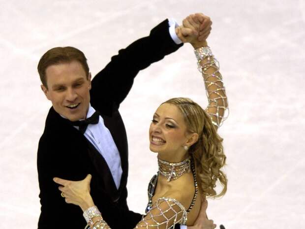 Романа Костомарова сняли с ИВЛ и он начал говорить