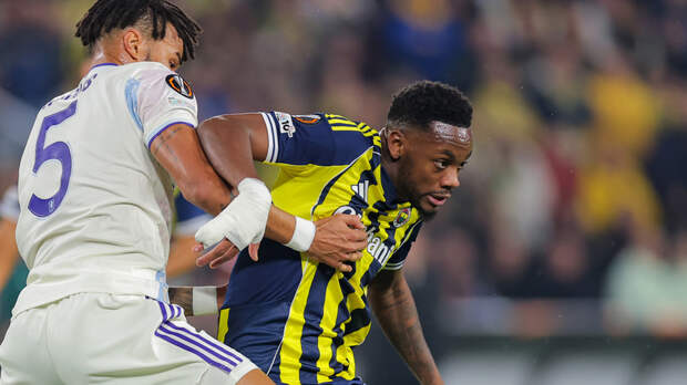 «Чемпионат»: нападающий «Аль-Насра» согласился перейти в «Зенит»