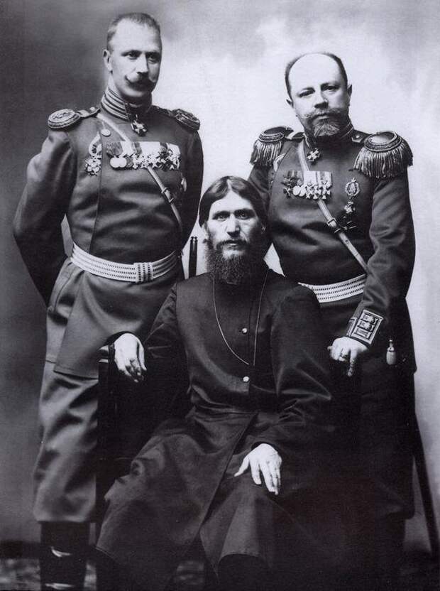 Распутин, генерал-майор Путятин и полковник Лотман. Российская империя. Фото Карла Булла. 1904г. известные, люди, фото