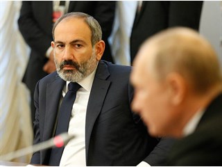 «Дачу в Ростове надо заслужить»: эксперт о том, что Пашинян отдаёт Карабах ради «свободы»