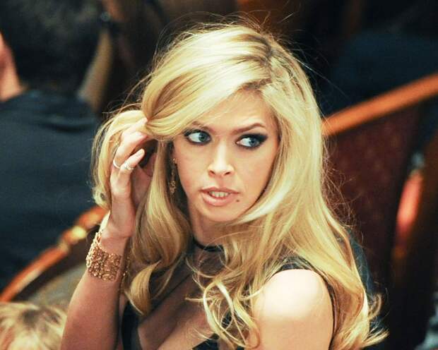 Покинувшая Россию певица Вера Брежнева начала давать уроки оргазма