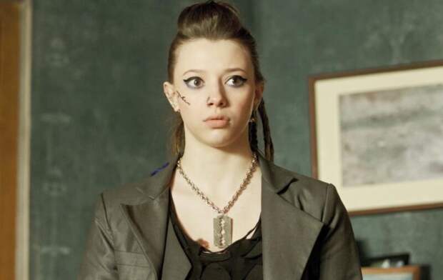 Сердцеед покорил юную звезду: 20-летняя Полина Гухман, 40+ ролей и «поддержка во всем» от семьи