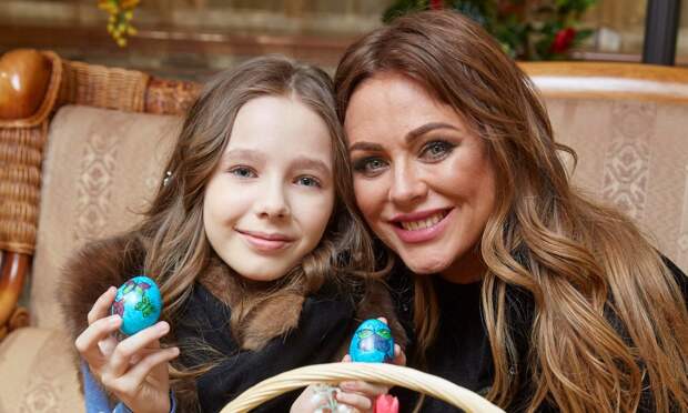 Потеряла маму, наследство и борется с болезнью отца: как сейчас живет дочь Юлии Началовой