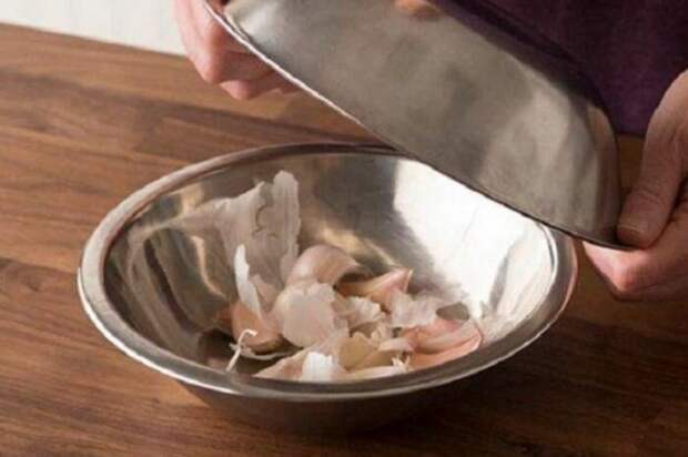 Как быстро почистить чеснок