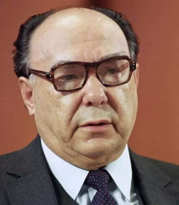 А.Н.Яковлев (1923-2005). Источник фото - https://rev01ution.red/yakovlev-aleksandr-nikolaevich/
