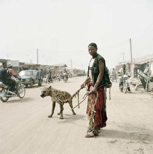 На африканских улицах это уже давно норма